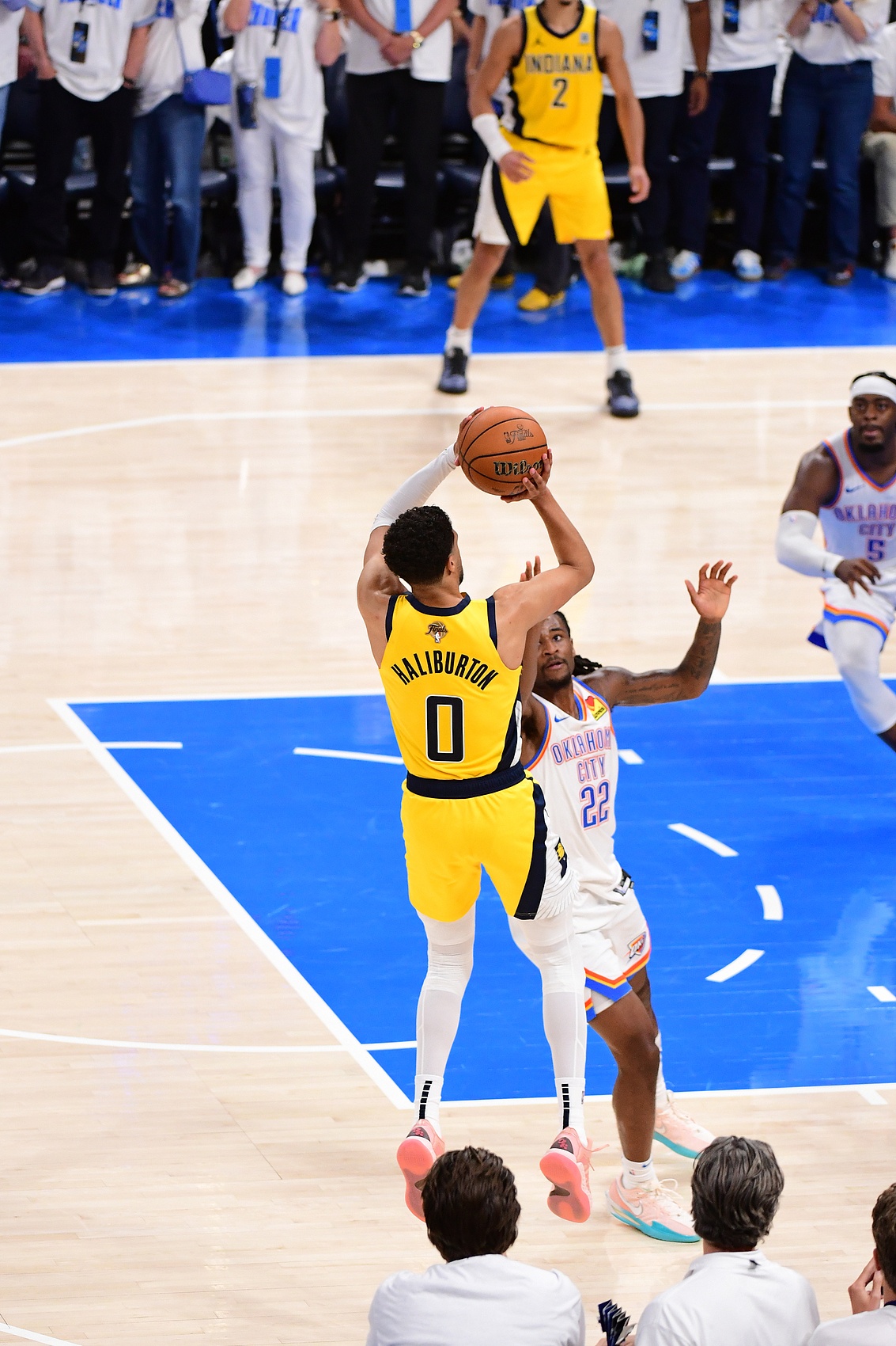 开云-赛地聚焦——NBA季后赛关键时刻热度飙升，本菲卡队长鼓劲，悬念犹存，年轻球员得到机会的简单介绍