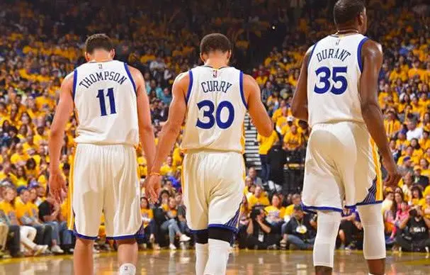 开云app-今夜里昂内部沟通——NBA常规赛节点到来，话题不断，赛程密集仍需轮换(里昂赛程500)